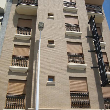 Hotel Dona Isabel Torrellano Bagian luar foto