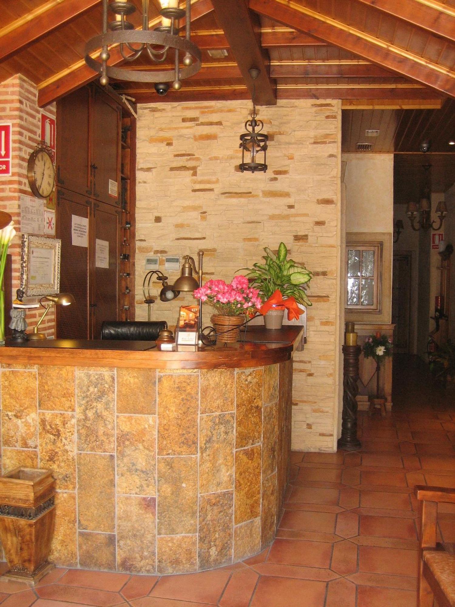 Hotel Dona Isabel Torrellano Bagian luar foto