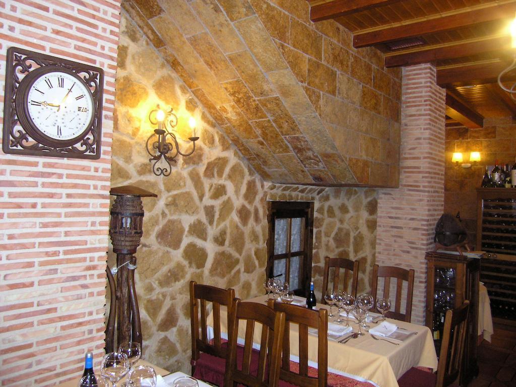 Hotel Dona Isabel Torrellano Bagian luar foto