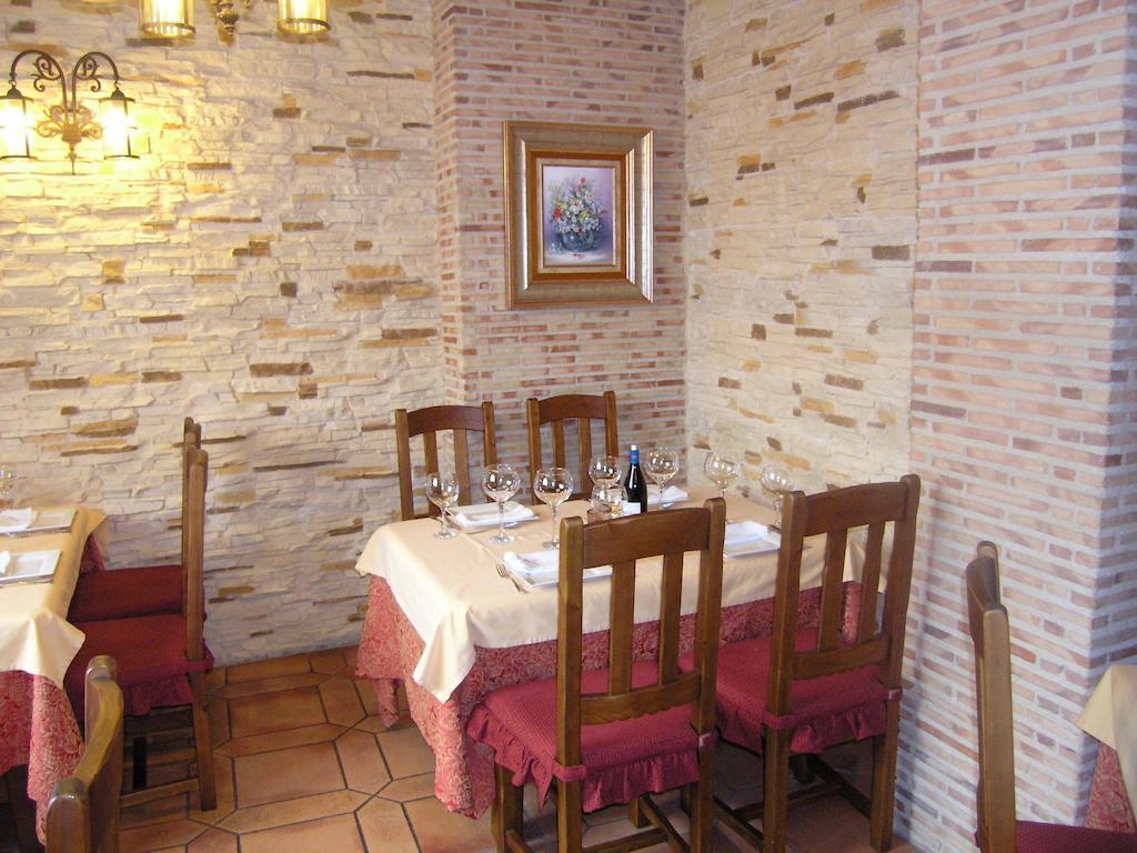Hotel Dona Isabel Torrellano Bagian luar foto